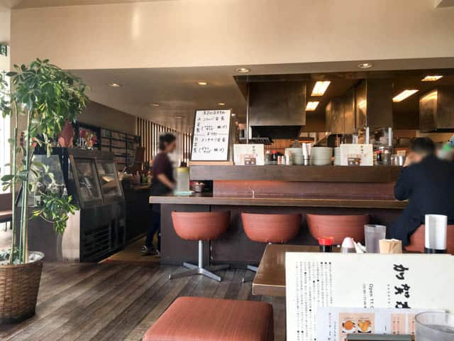 熊谷・加賀家食堂カウンター席