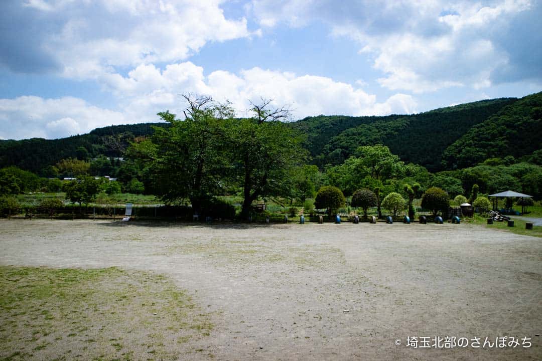 小川町下里分校校庭