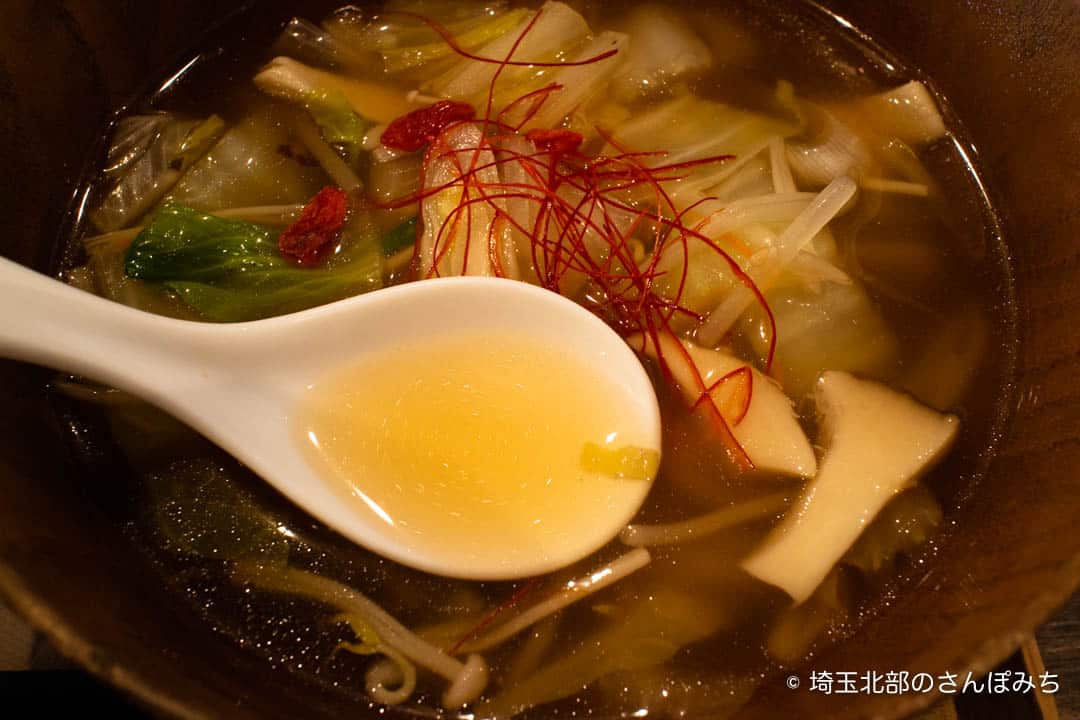 大慶堂ネオガーデンカフェの薬膳スープ中身