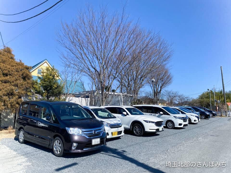 鴻巣・アドマーニの駐車場