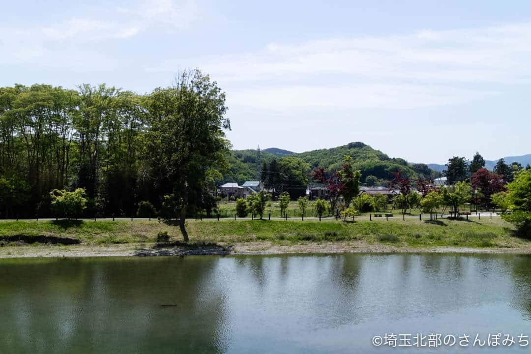 小川町のカレー・強い女の側を流れる槻川