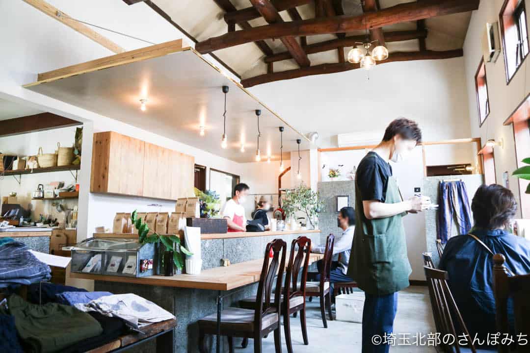 足利のカフェ・八蔵の店内