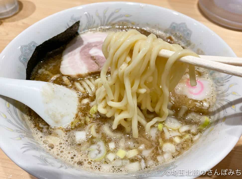 本川越・頑者本店のラーメンの麺