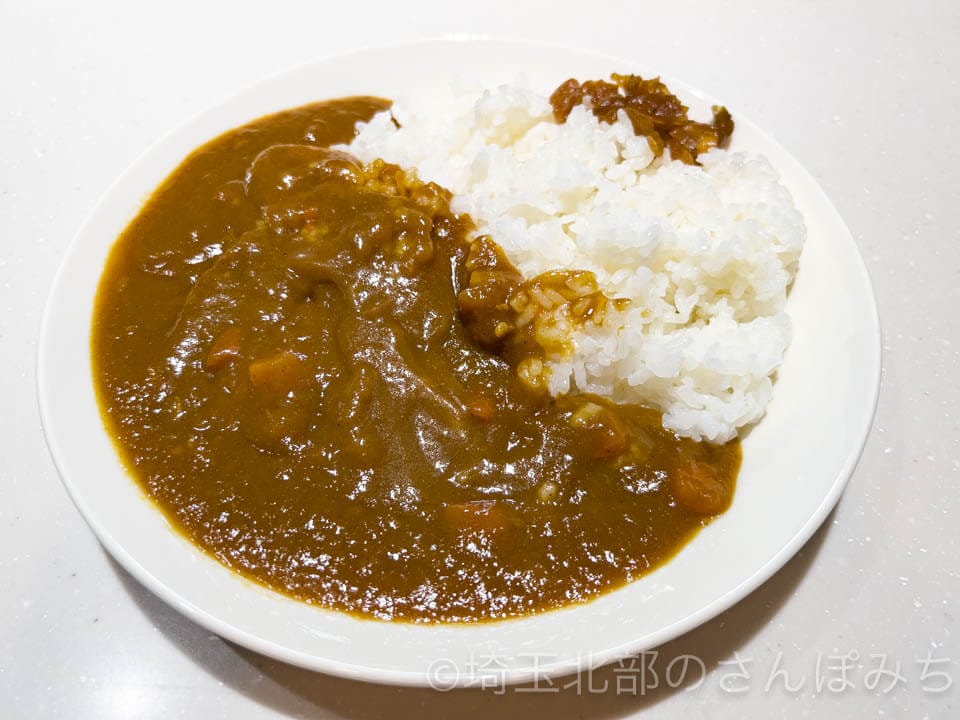 山田うどん工場直売「かかしカレー」調理