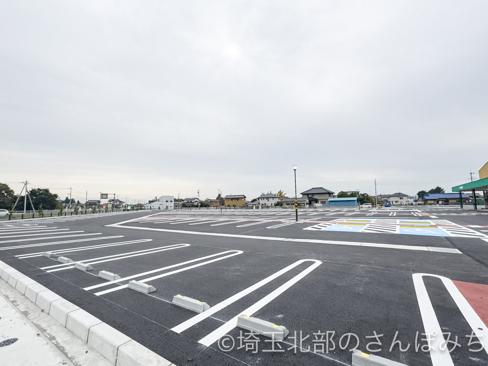 ツルヤ明和店駐車場